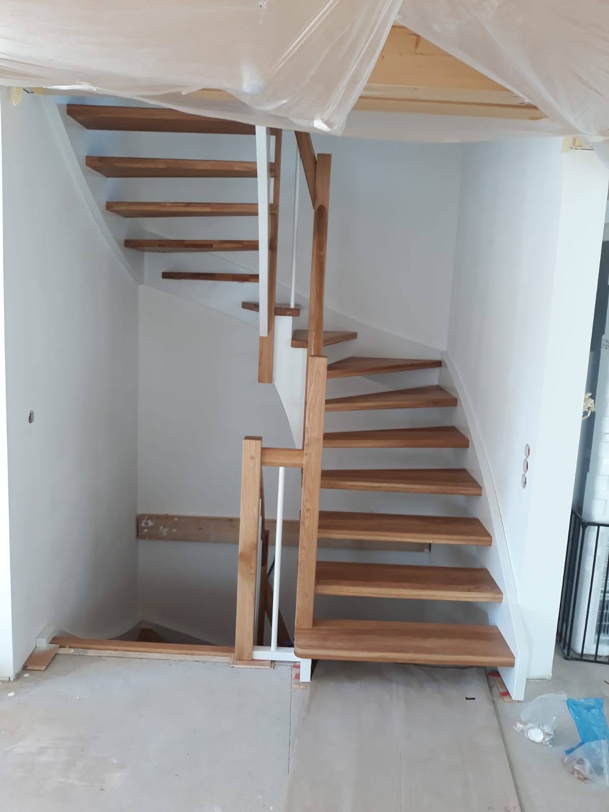 1/2 gewändelte Stiege in Eiche geölt
